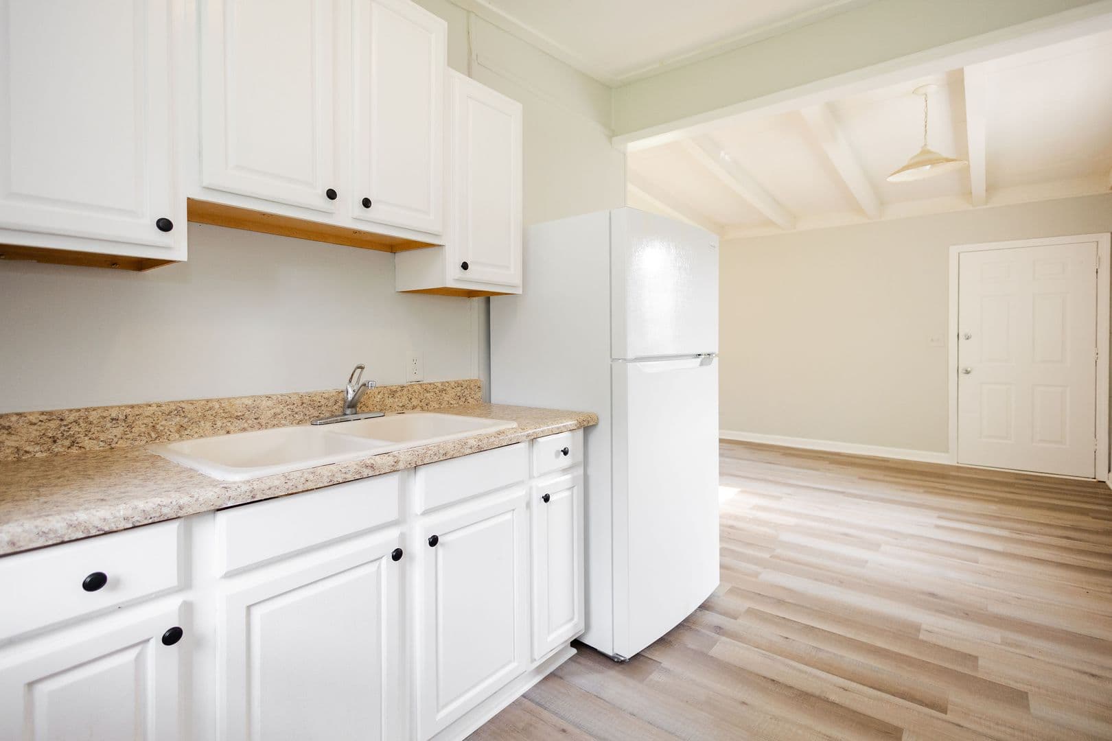 Macon House: 4170 Palace Ave