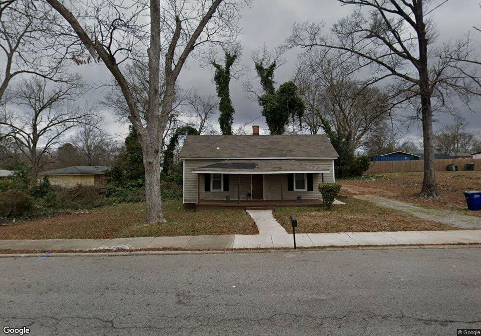 Griffin House: 723 W Broad St