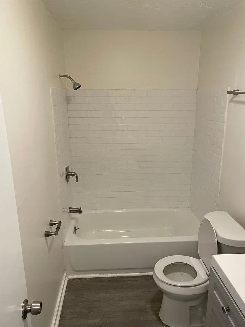 Griffin Apartment: 328 N 13th St