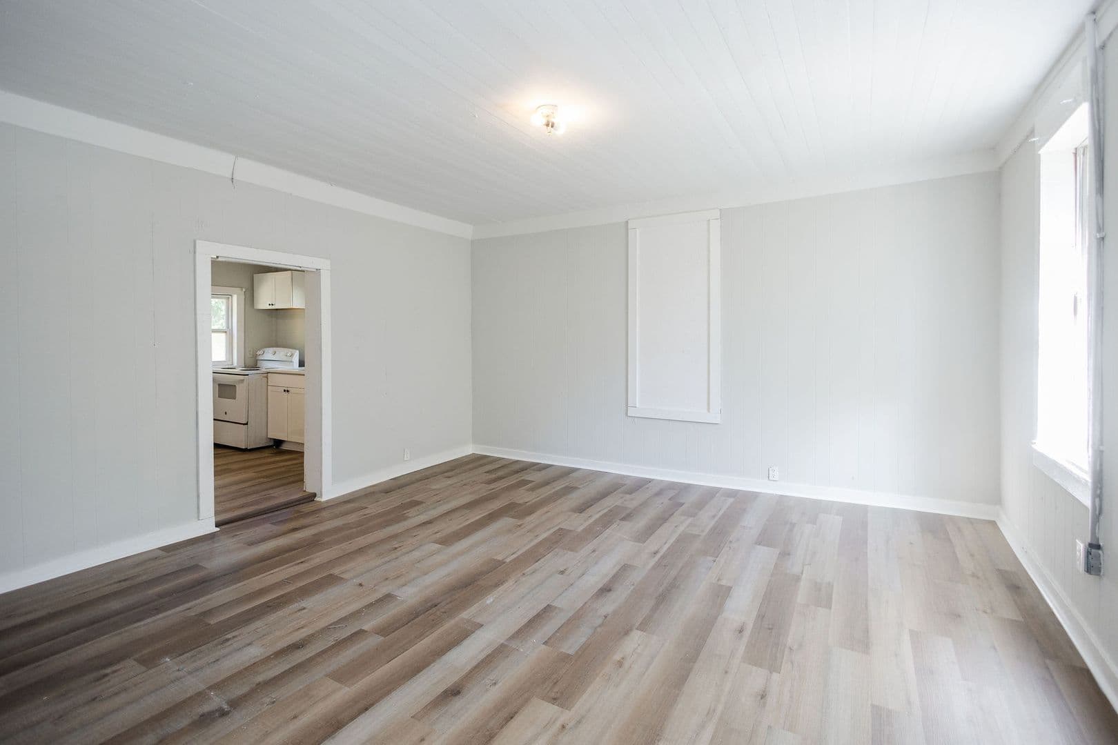 Griffin House: 323 N 4th St