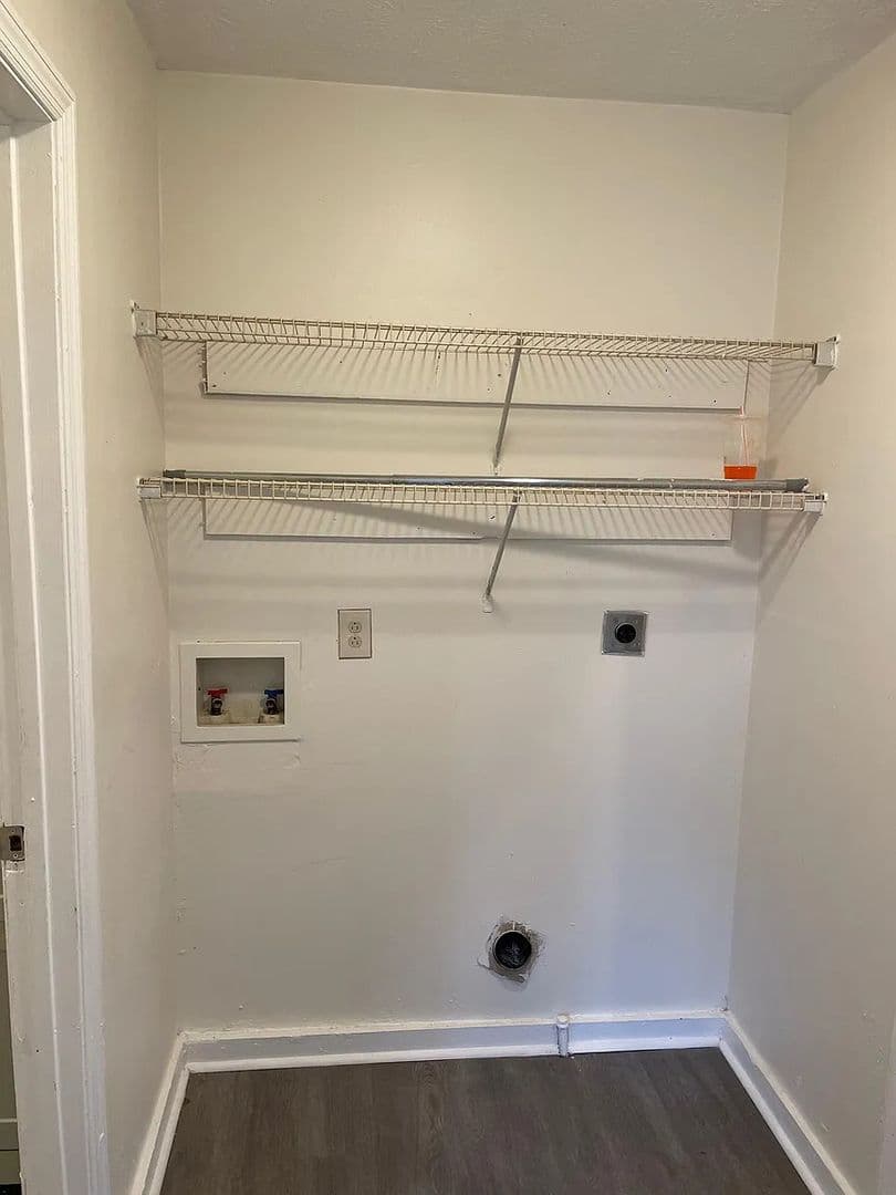 Griffin Apartment: 328 N 13th St