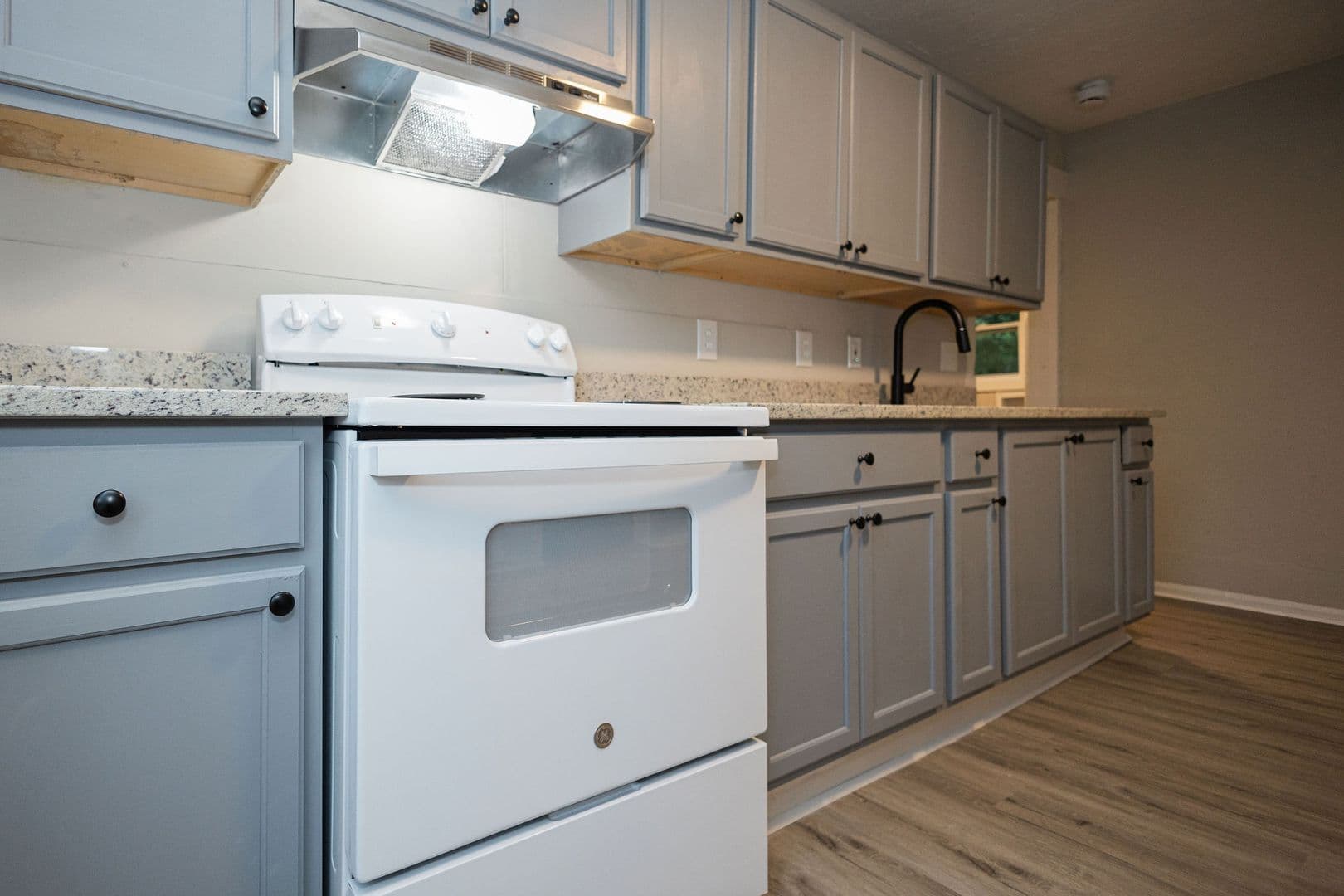 Griffin House: 515 W Cherry St