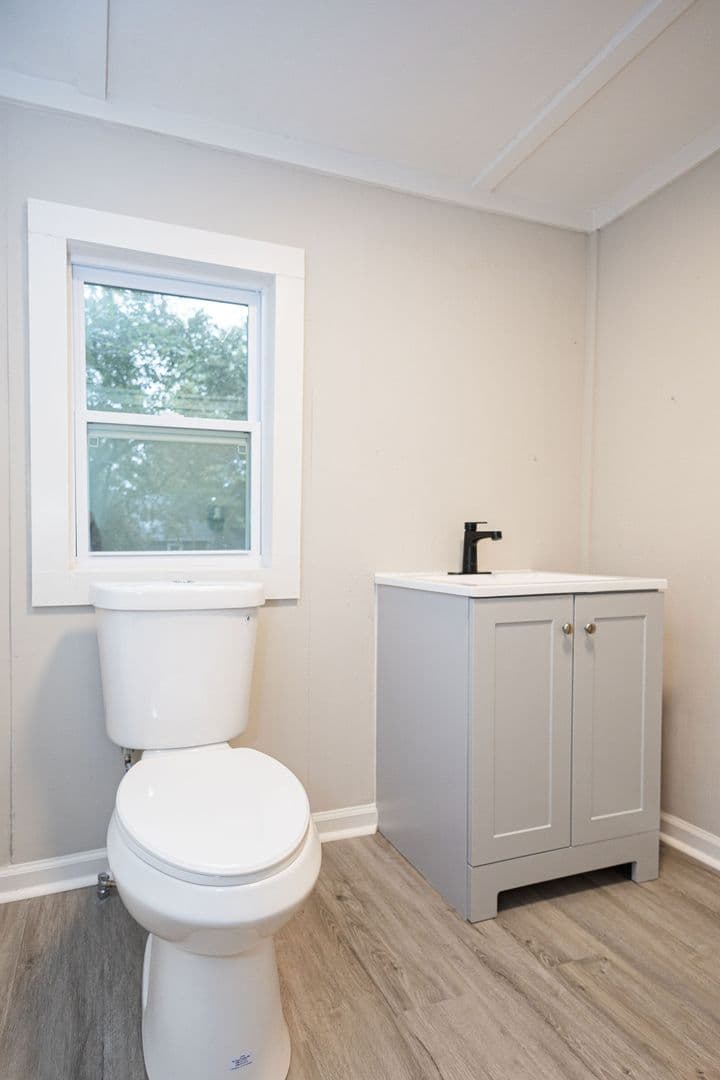 Griffin House: 515 W Cherry St
