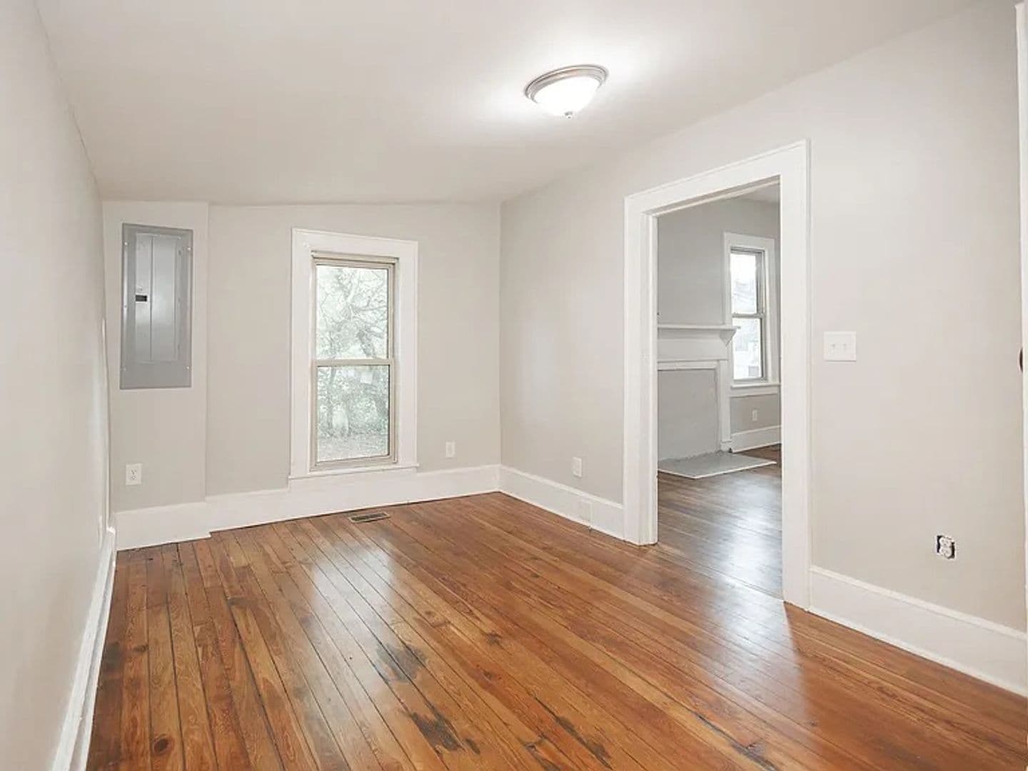 Griffin House: 321 N 10th St