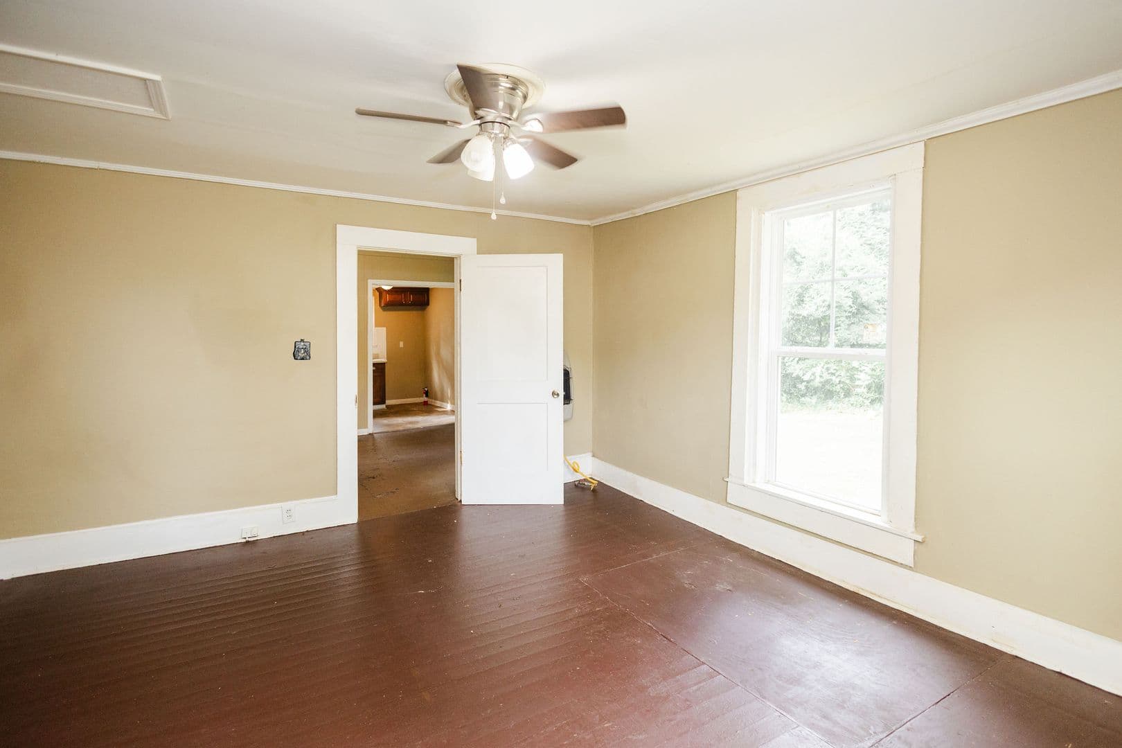 Griffin House: 723 W Broad St