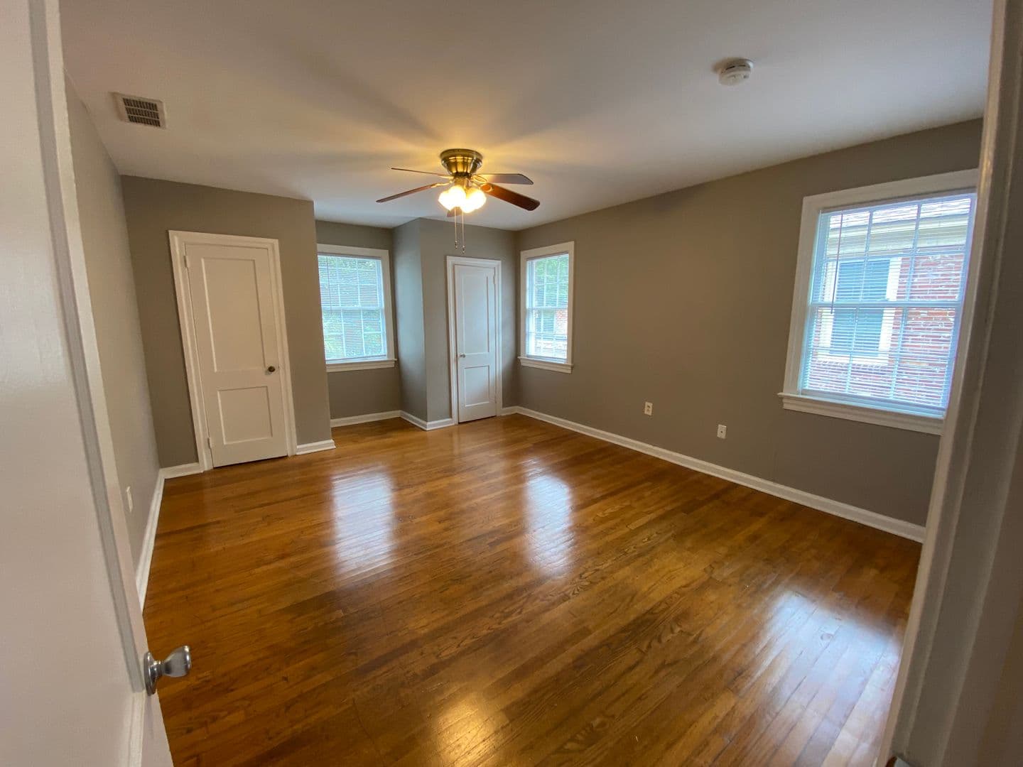 Savannah Apartment: 1306 East Victory Drive