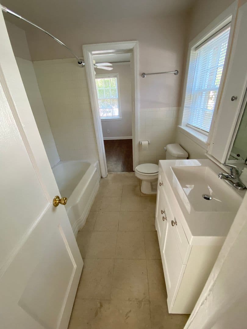 Savannah Apartment: 3521 Bull Street