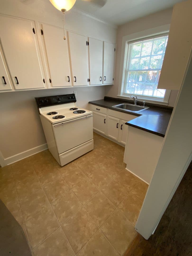 Savannah Apartment: 3521 Bull Street