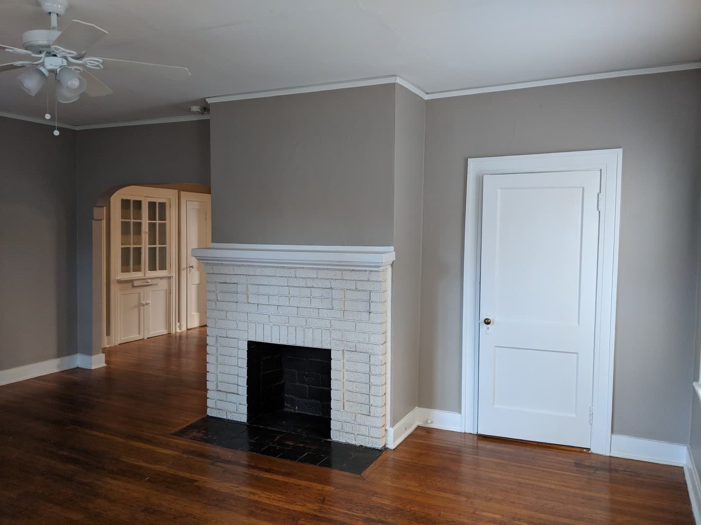 Savannah Apartment: 29 East 34th Street