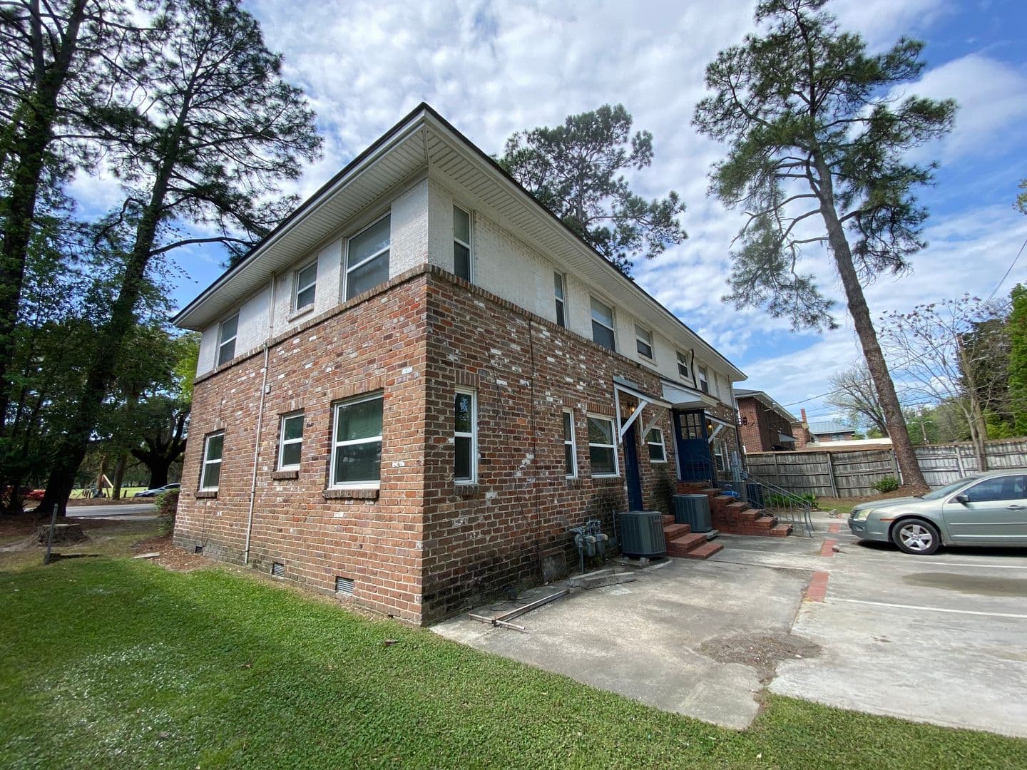 Savannah Apartment: 1314 East Victory Drive