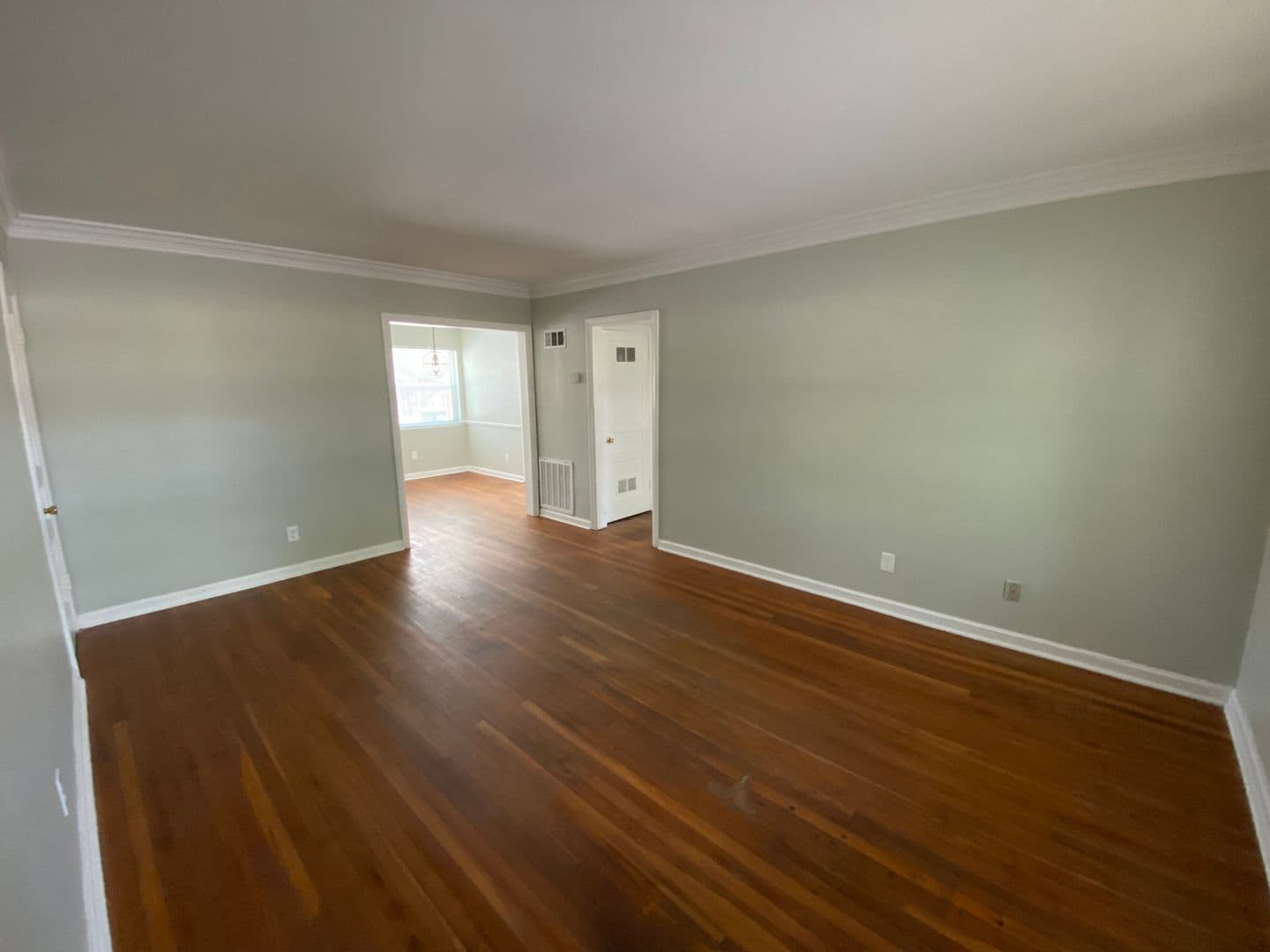 Savannah Apartment: 1314 East Victory Drive