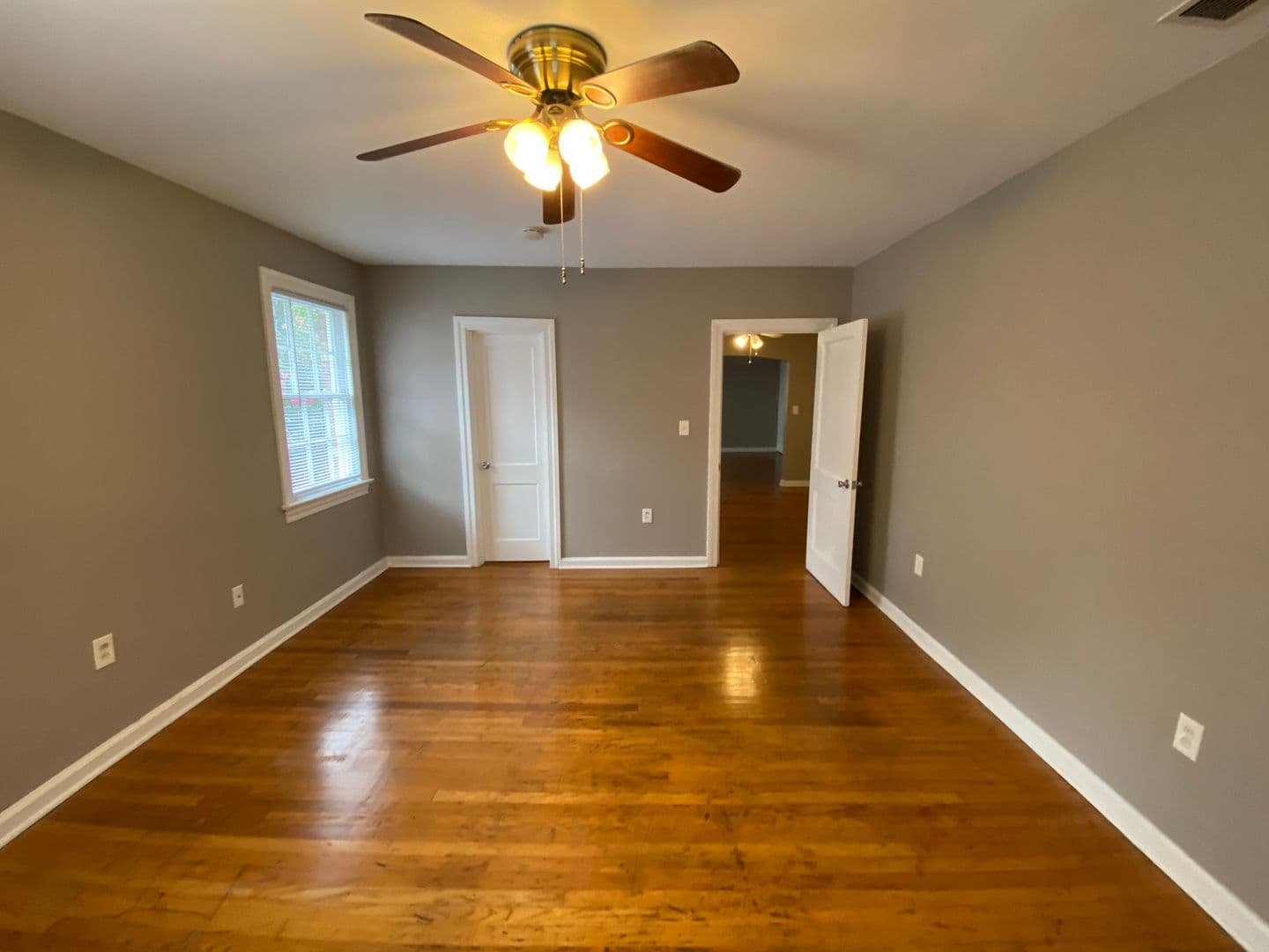 Savannah Apartment: 1306 East Victory Drive