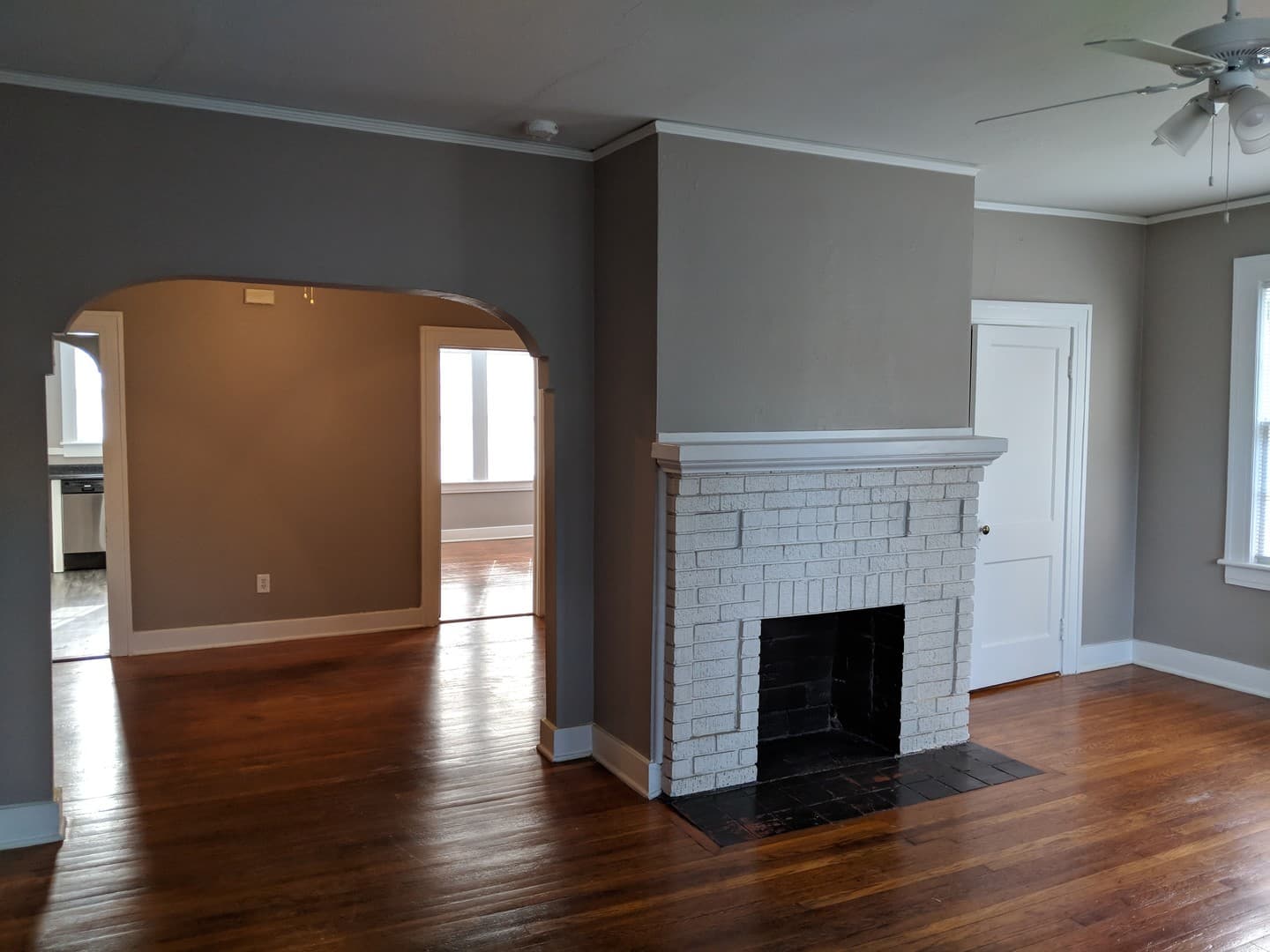 Savannah Apartment: 29 East 34th Street