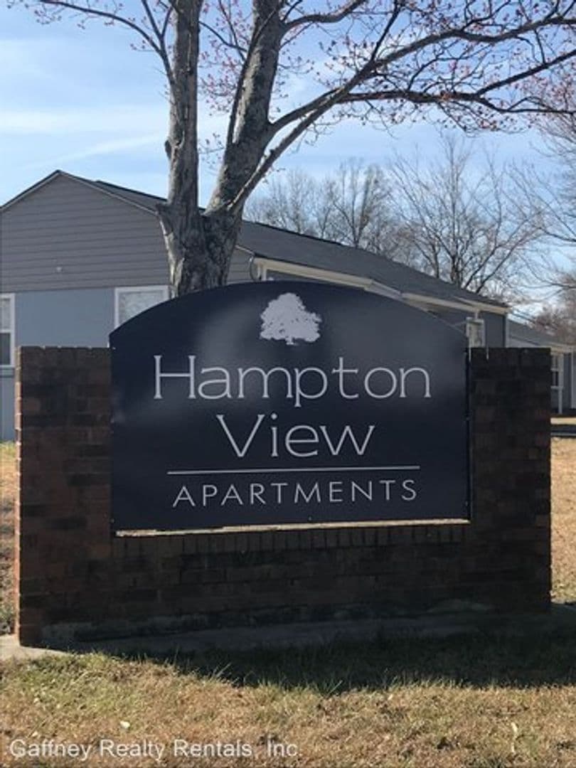 Gaffney Apartment: 815 West Buford St