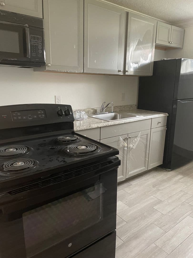 Gaffney Apartment: 815 West Buford St