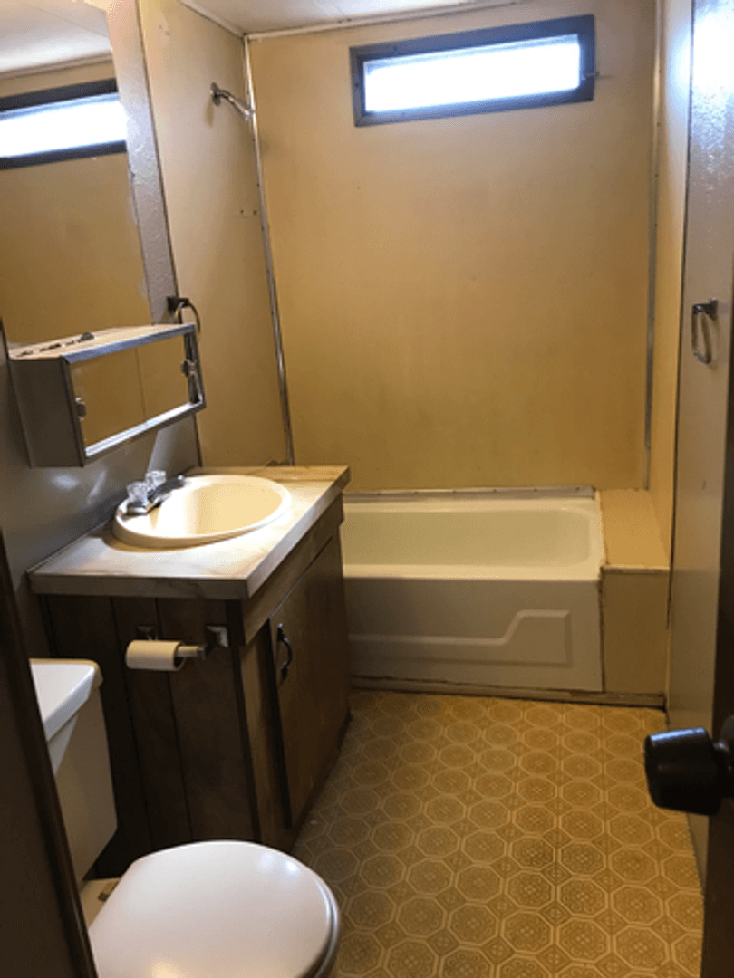 Freeport Apartment: 2353 Silverville Rd