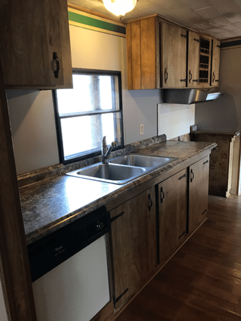 Freeport Apartment: 2353 Silverville Rd