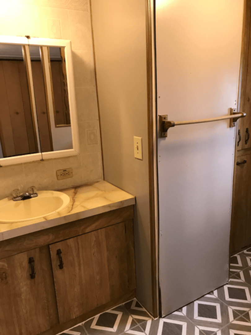 Freeport Apartment: 2353 Silverville Rd