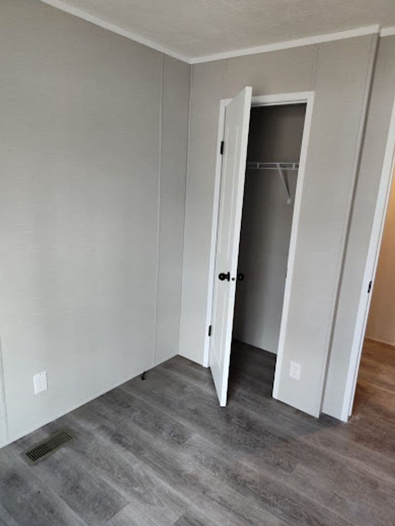 Muncie Apartment: 5600 W. Kilgore Avenue