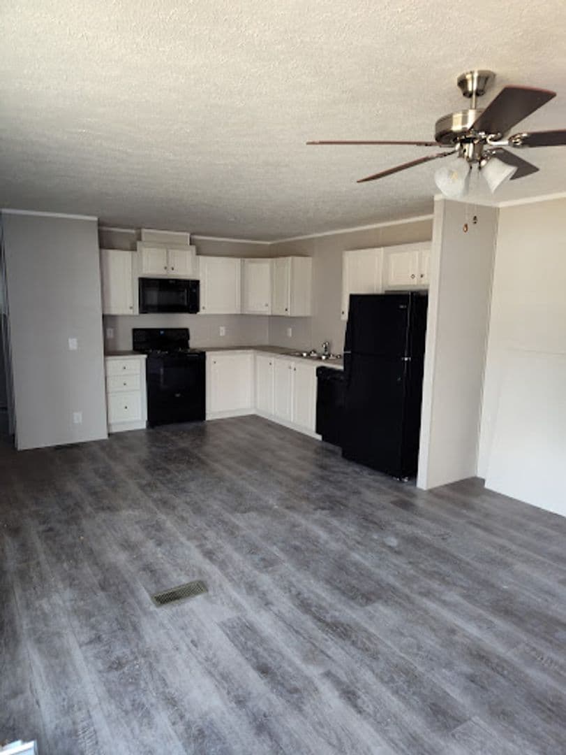 Muncie Apartment: 5600 W. Kilgore Avenue