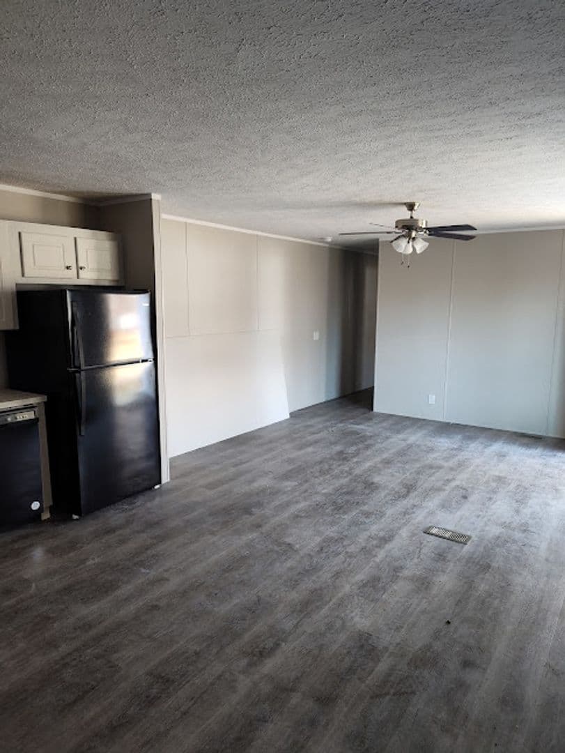 Muncie Apartment: 5600 W. Kilgore Avenue