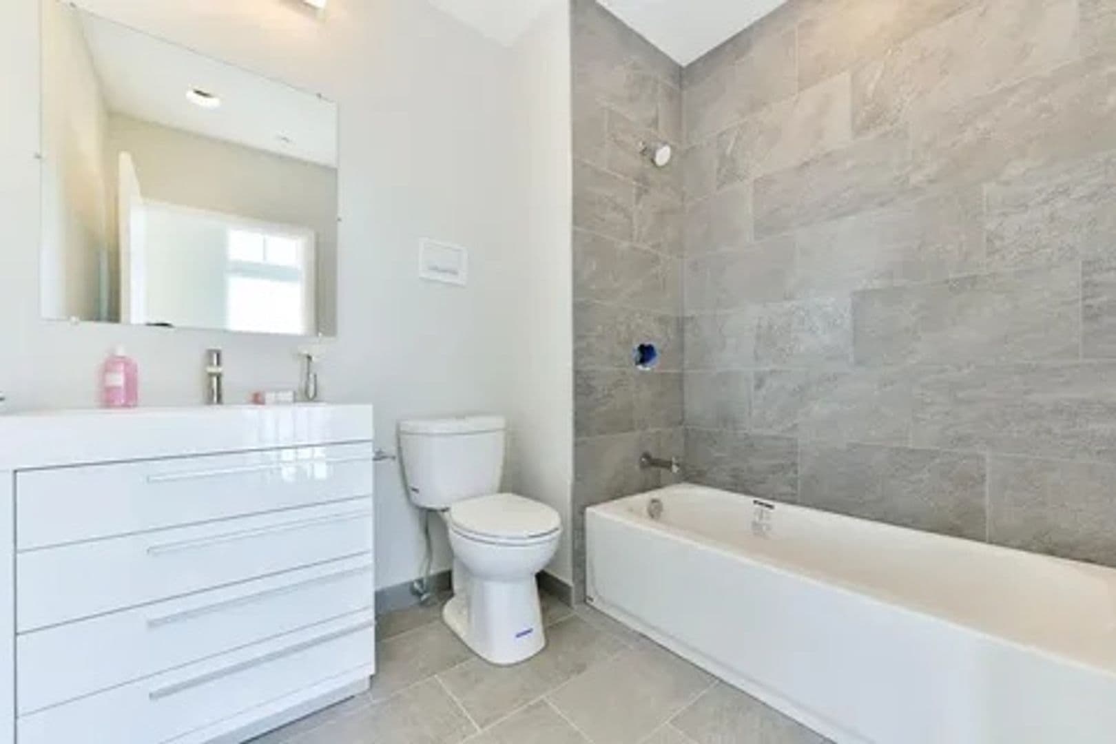 Chelsea Condo: 87 Parker St