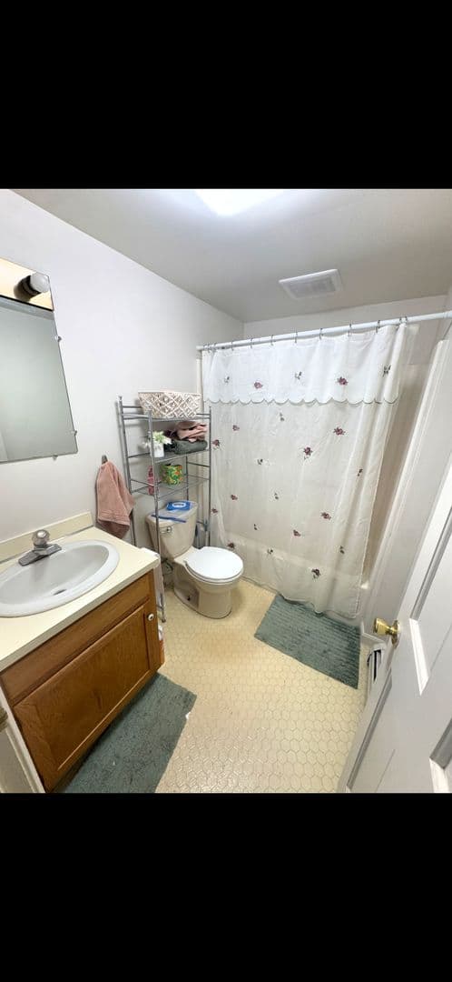 Durham Apartment: 32 Madbury Rd