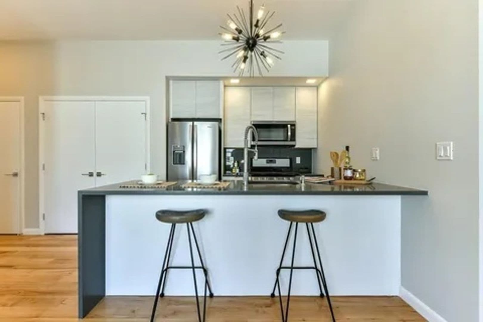 Chelsea Condo: 87 Parker St