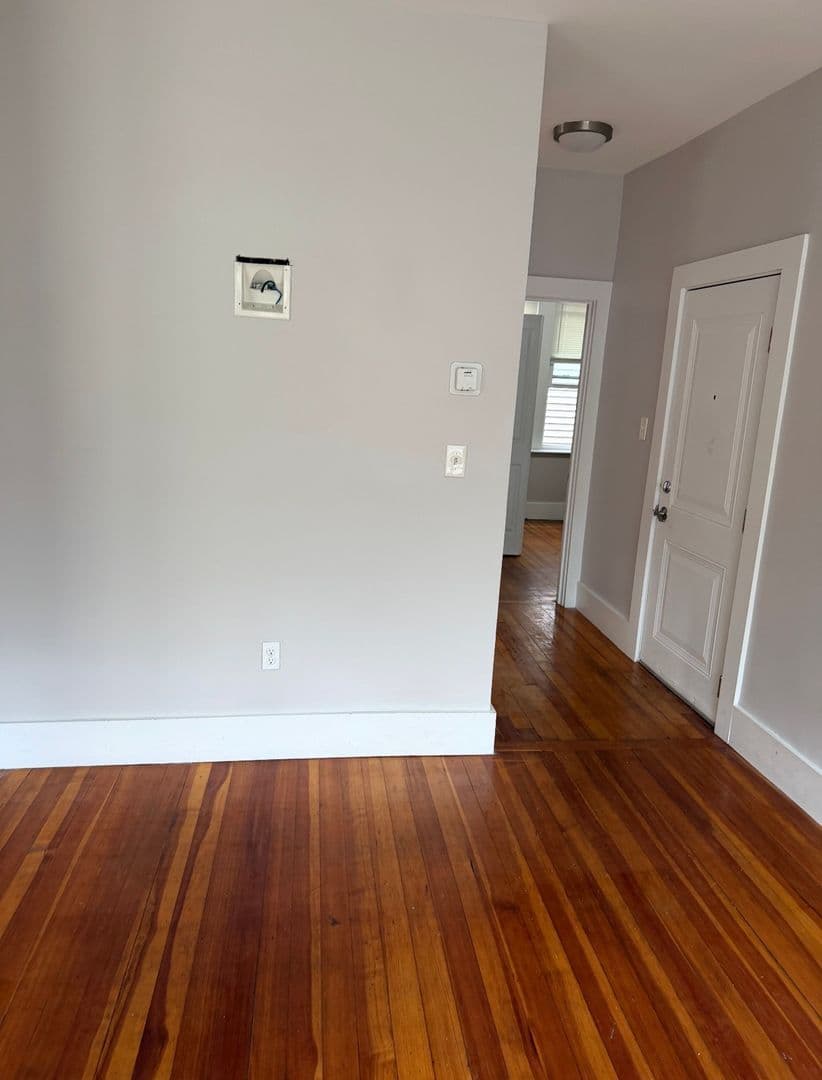 Chelsea Apartment: 1 Fay Sq