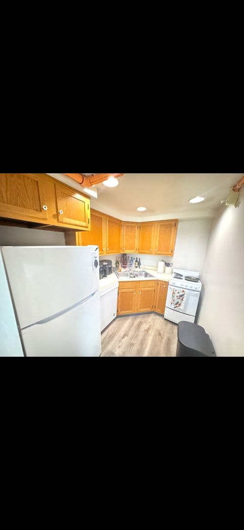 Durham Apartment: 32 Madbury Rd