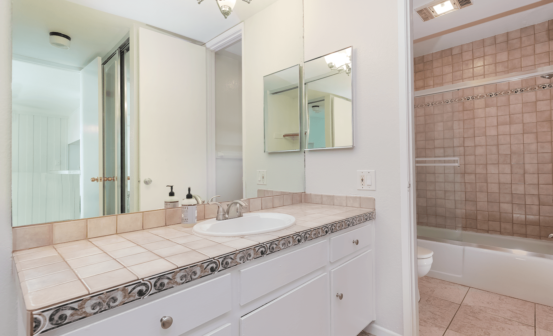 Oceanside Condo: 999 North Pacific Street, A107