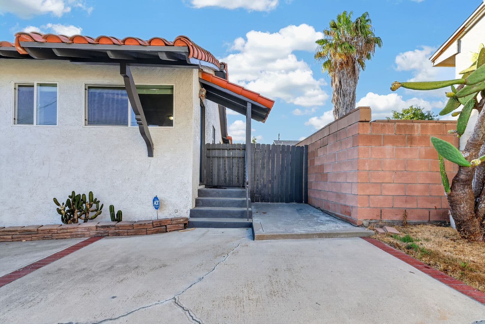 San Diego House: 832 Alvin Street