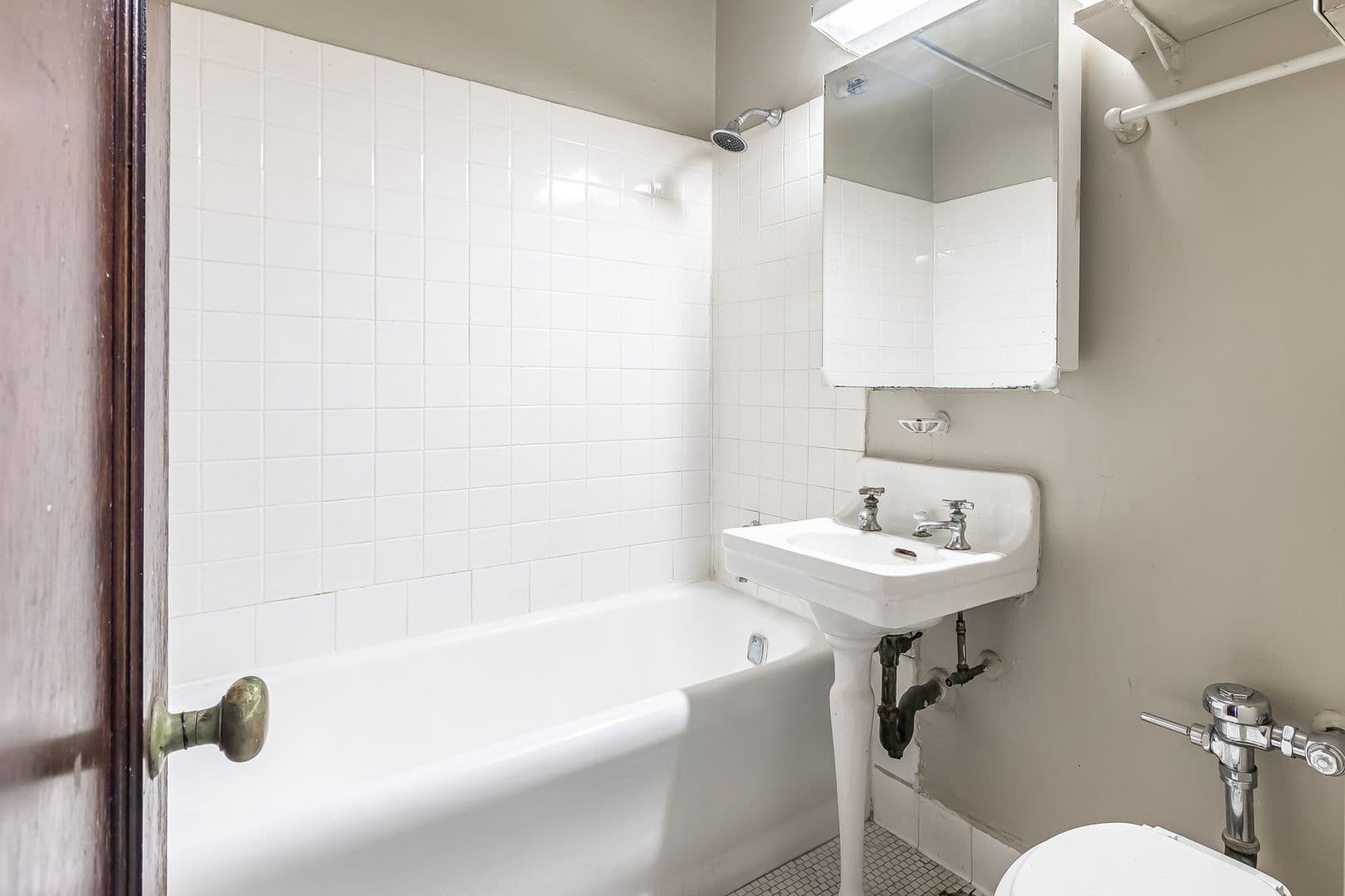 Chicago Apartment: 5540 S. Hyde Park Blvd.