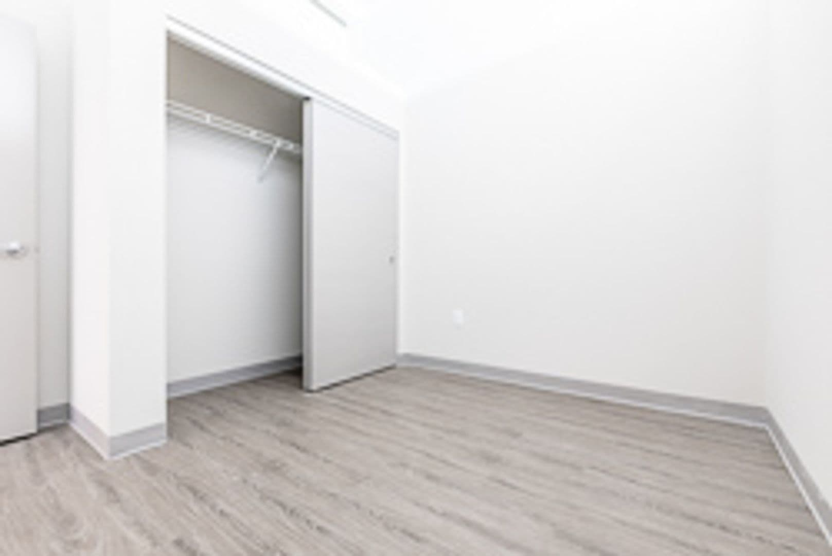 Milwaukee Apartment: 735 W. Wisconsin Ave.