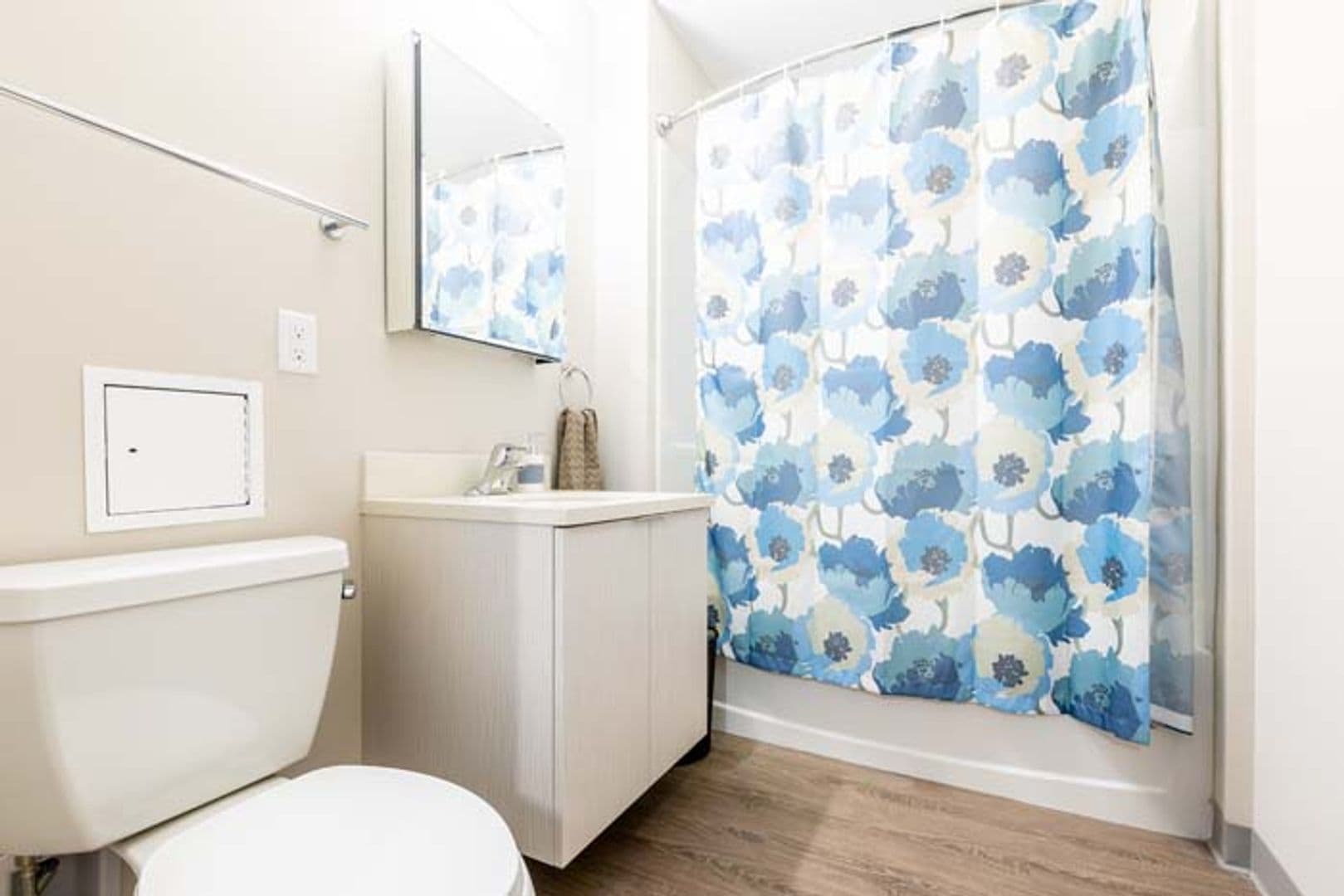 Milwaukee Apartment: 735 W. Wisconsin Ave.