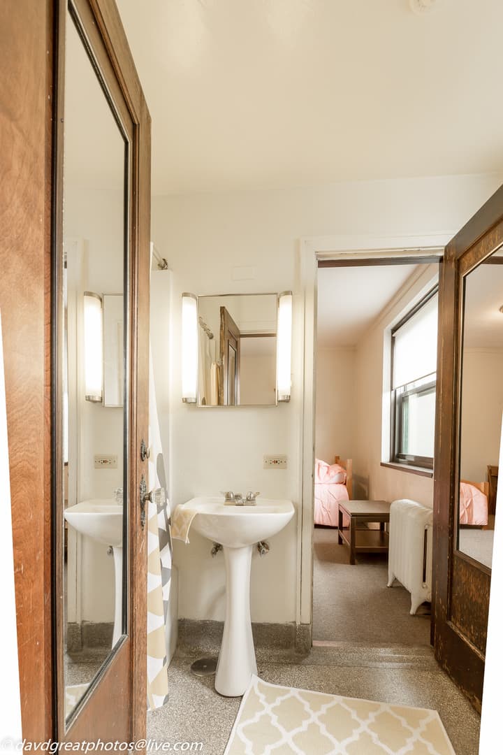 Chicago Apartment: 5748 S. Blackstone Ave.