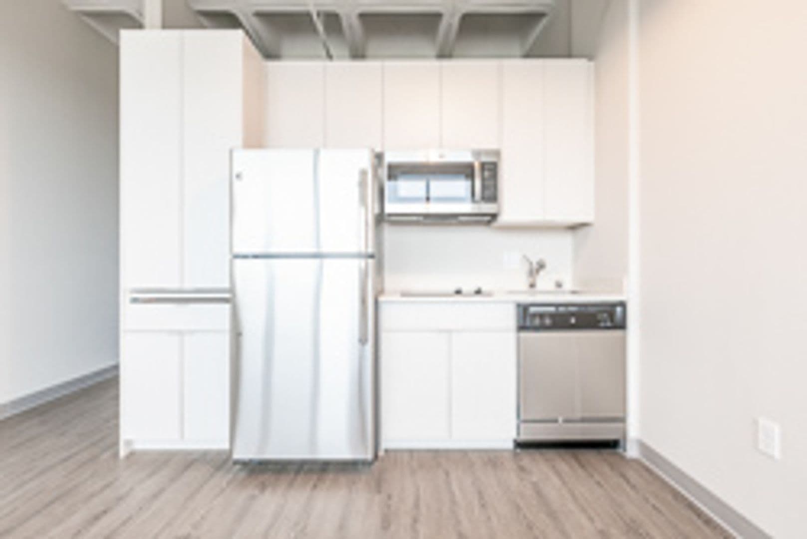 Milwaukee Apartment: 735 W. Wisconsin Ave.
