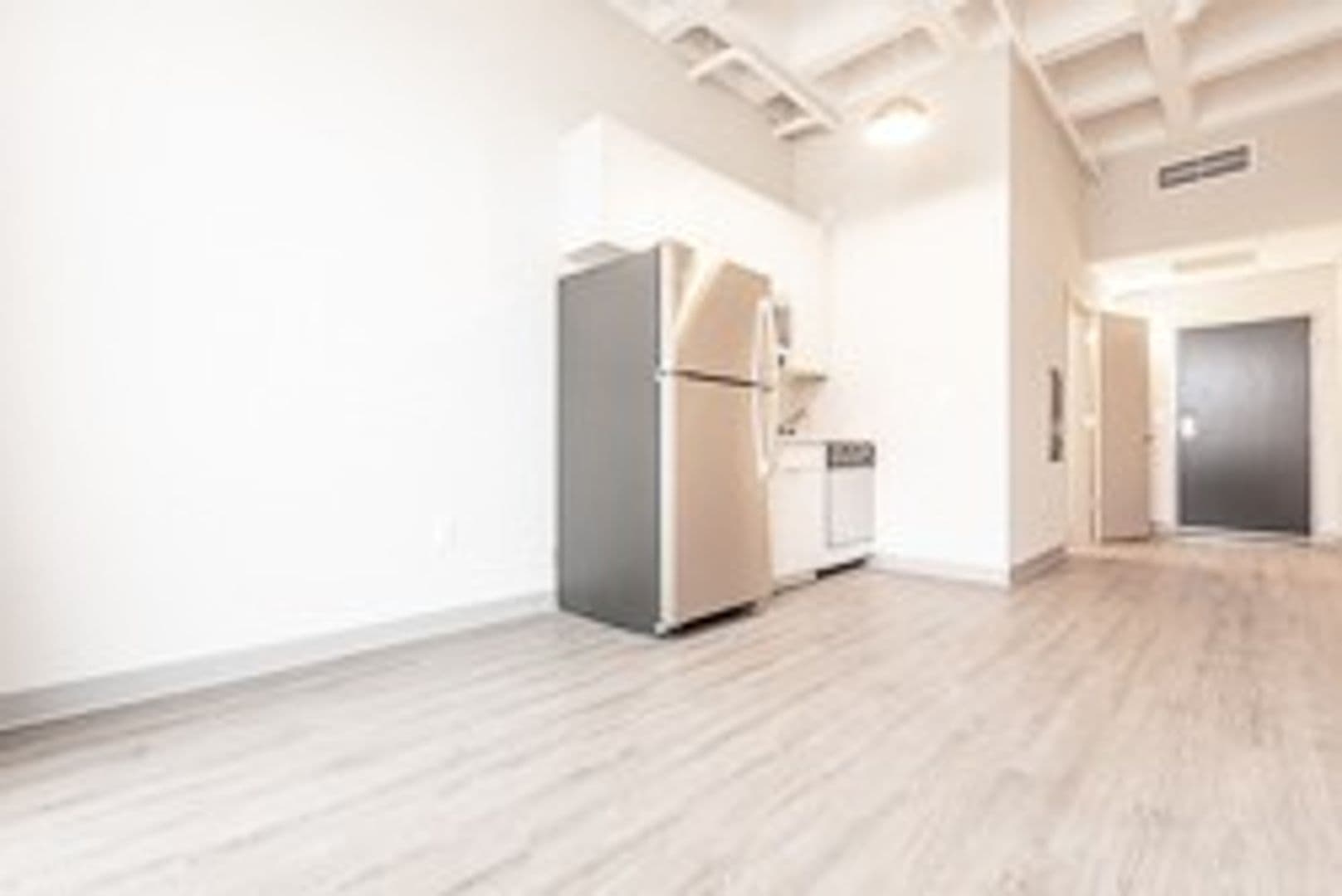 Milwaukee Apartment: 735 W. Wisconsin Ave.