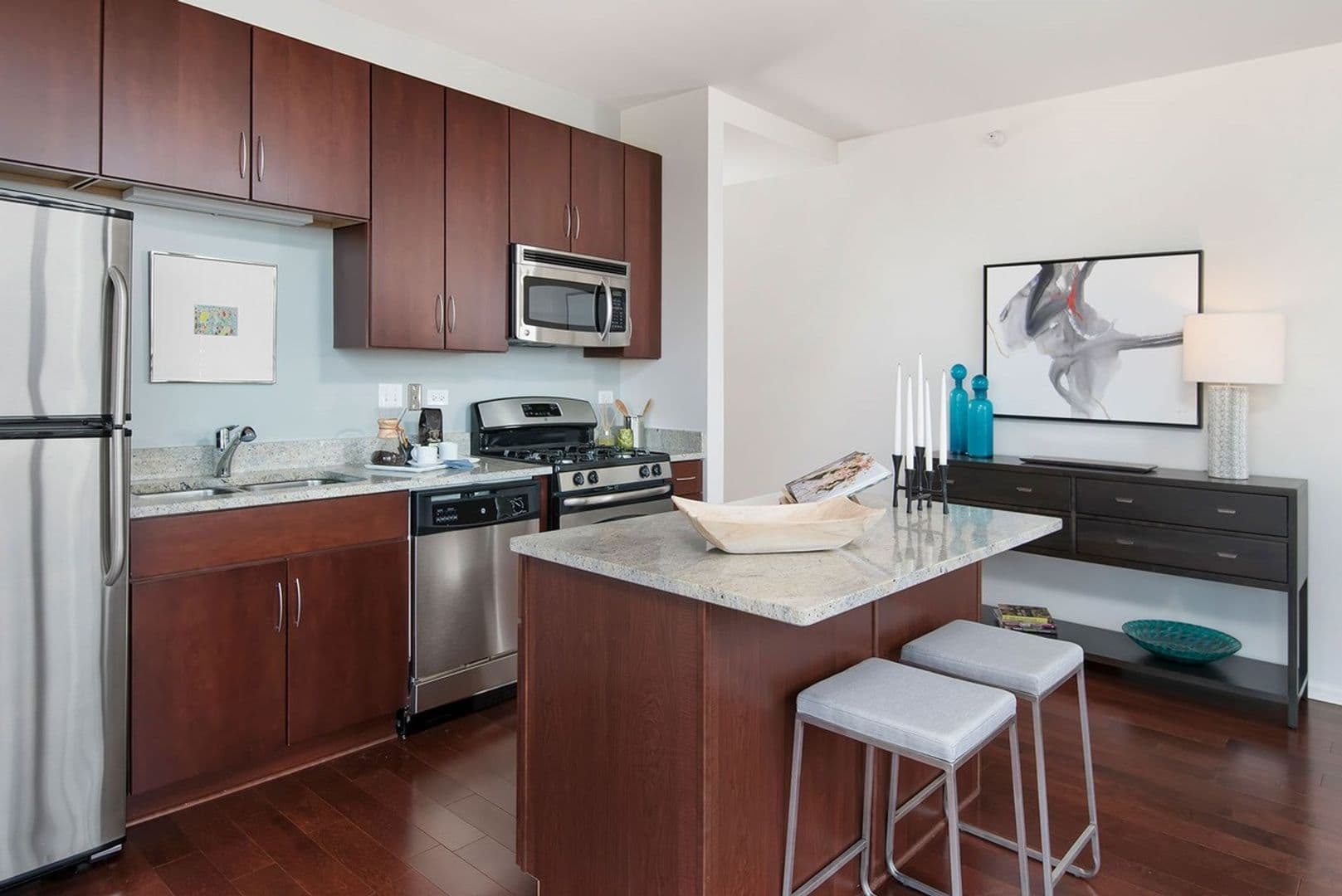 Chicago Apartment: 8 E. 9th St.