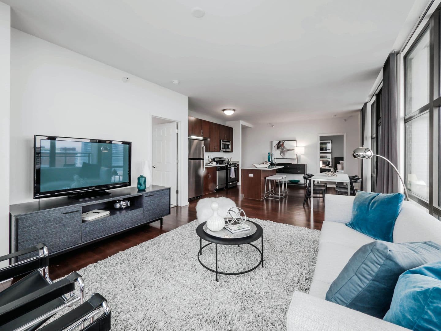 Chicago Apartment: 8 E. 9th St.
