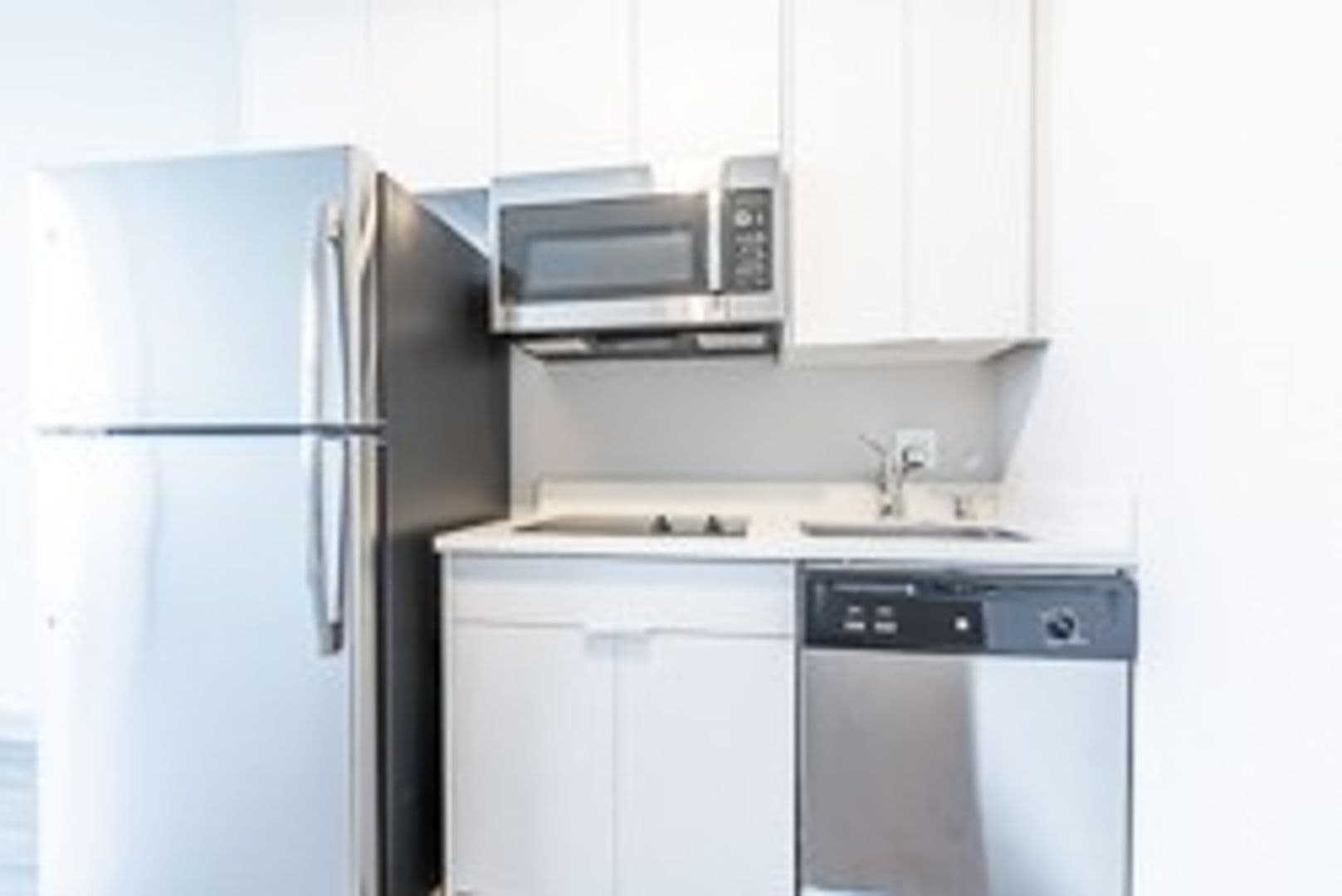 Milwaukee Apartment: 735 W. Wisconsin Ave.
