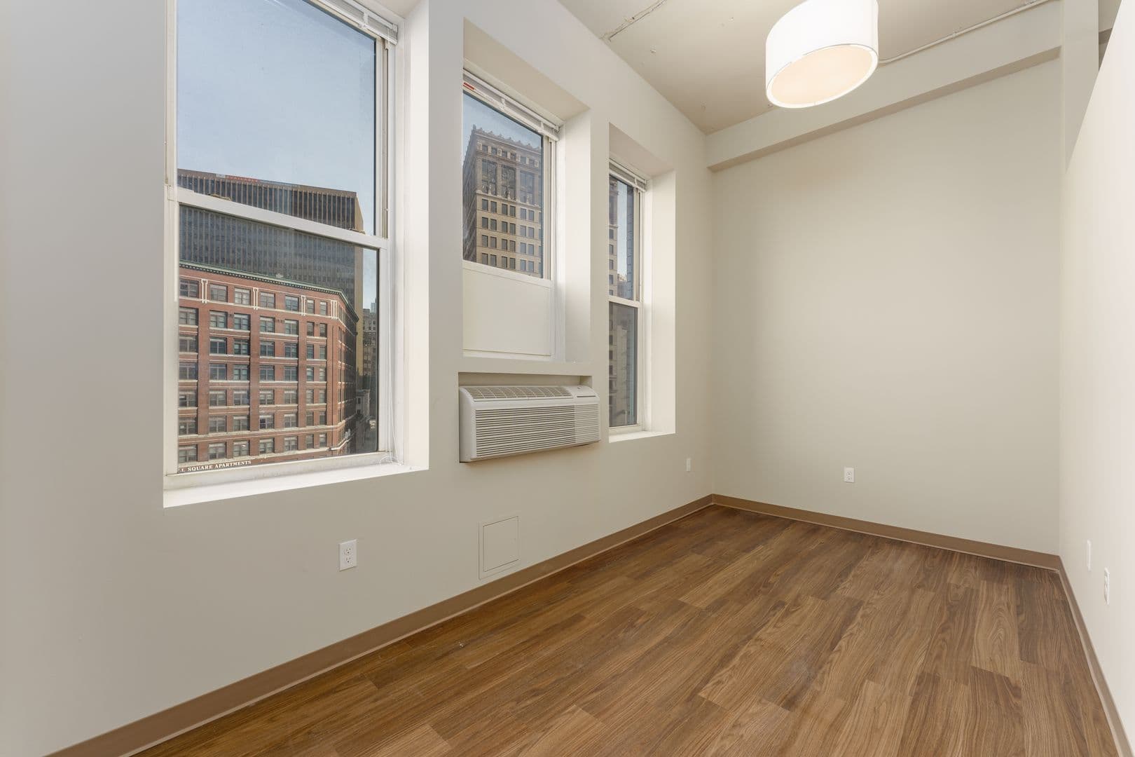 Milwaukee Apartment: 740 N. Plankinton Ave.