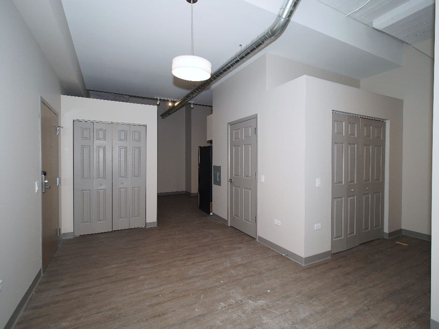Chicago Apartment: 61 E. 21st Street
