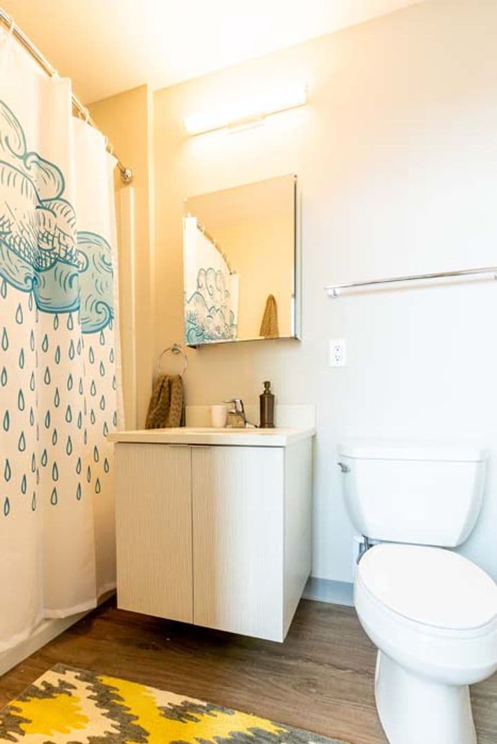 Milwaukee Apartment: 735 W. Wisconsin Ave.
