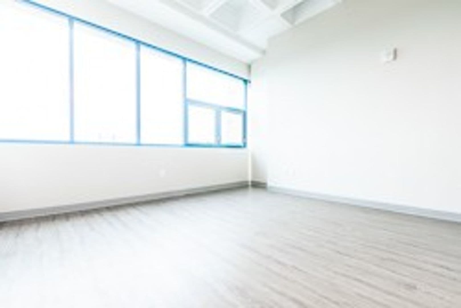 Milwaukee Apartment: 735 W. Wisconsin Ave.