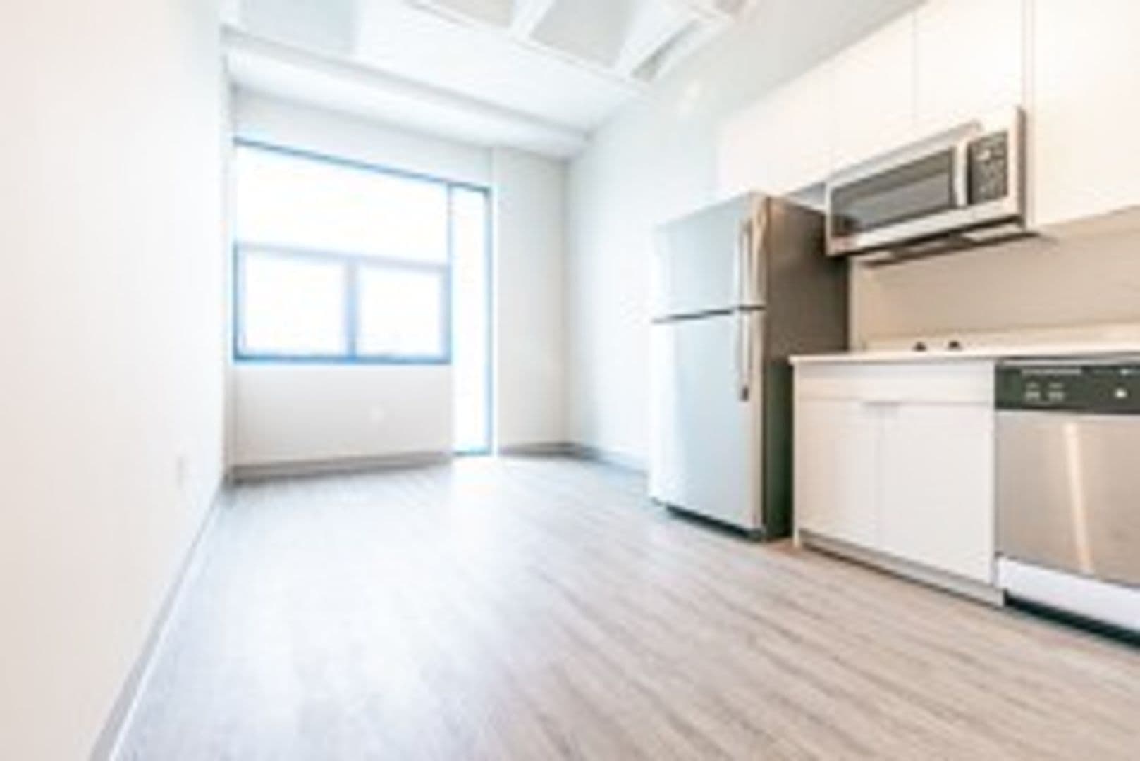 Milwaukee Apartment: 735 W. Wisconsin Ave.