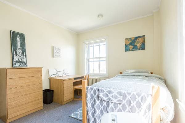 Chicago Apartment: 5540 S. Hyde Park Blvd.