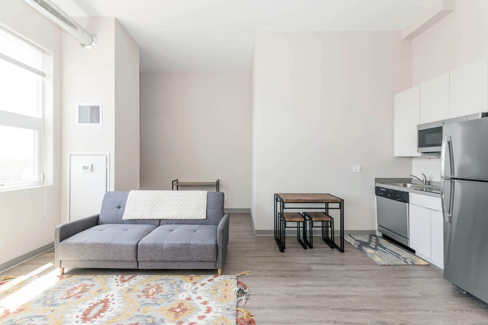 Chicago Apartment: 61 E. 21st Street
