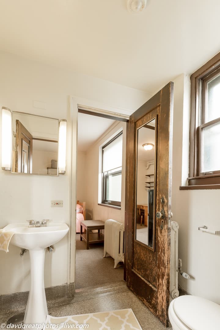 Chicago Apartment: 5748 S. Blackstone Ave.