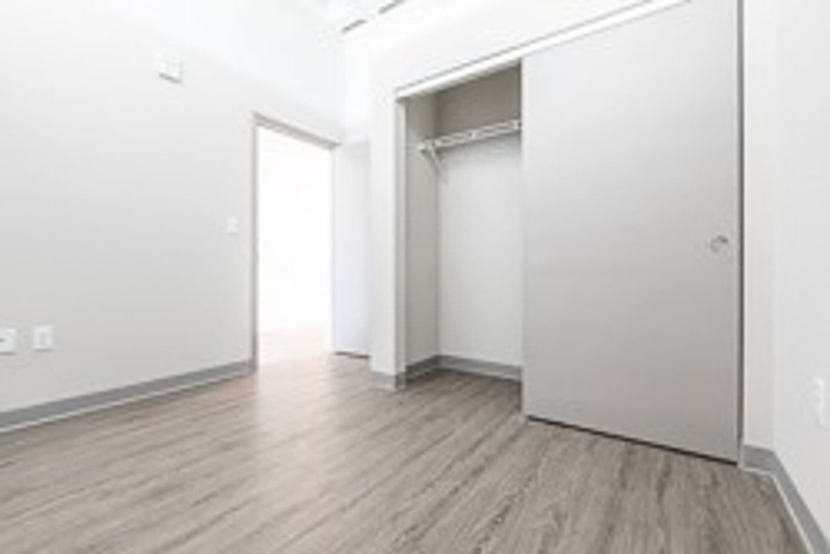 Milwaukee Apartment: 735 W. Wisconsin Ave.